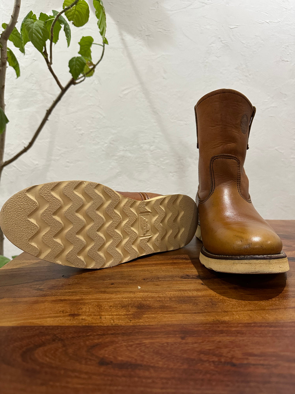 Red Wing (レッドウィング) 866-DogStamp 9" Pecos (Dog Embossed) オロイジナル (Oro-Iginal) オロイジナル (Oro-Iginal) トラクショントレッド・ソール (Traction Tred Sole) used boots - fr_3 view