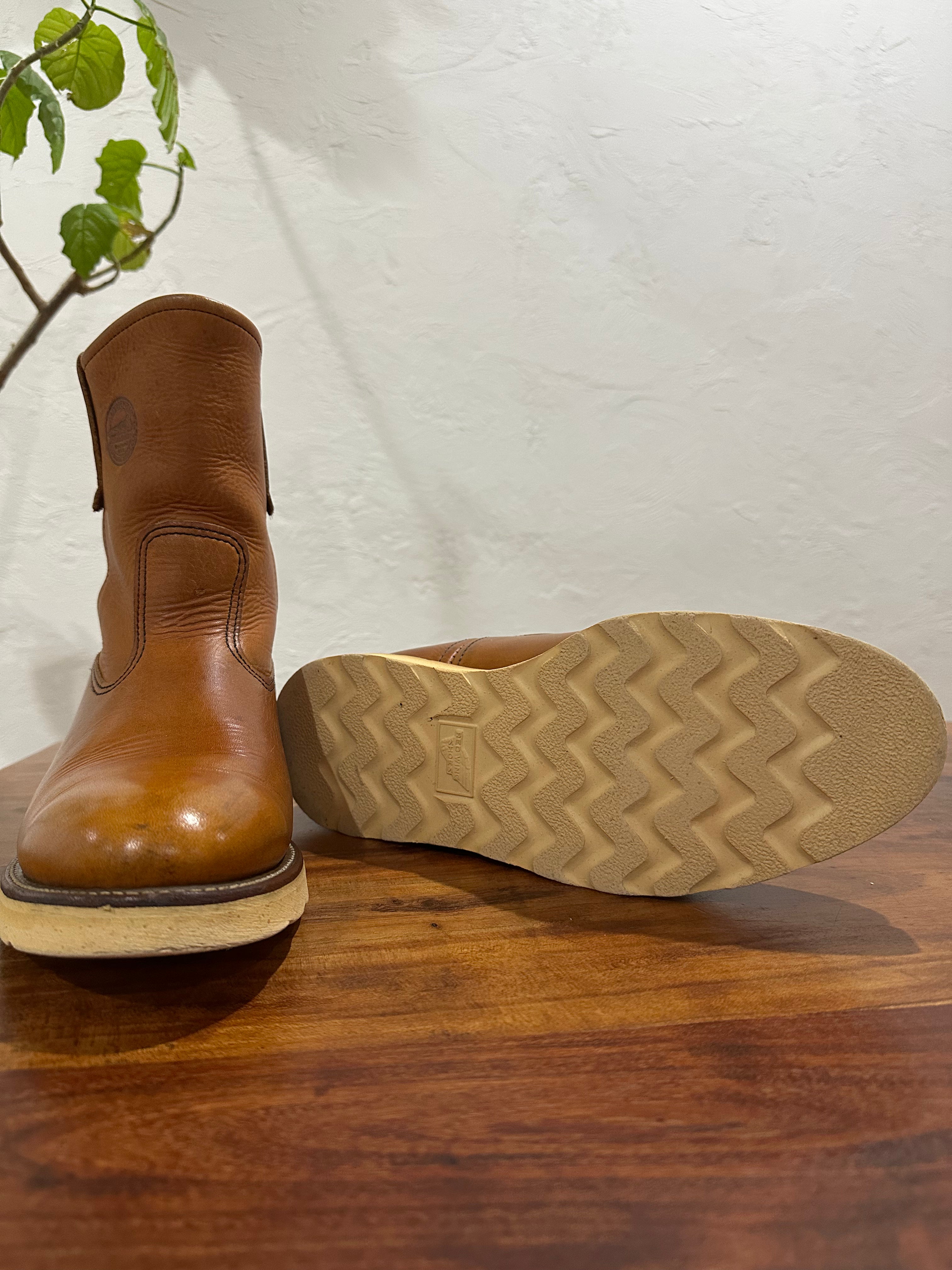 Red Wing (レッドウィング) 866-DogStamp 9" Pecos (Dog Embossed) オロイジナル (Oro-Iginal) オロイジナル (Oro-Iginal) トラクショントレッド・ソール (Traction Tred Sole) used boots - fr_4 view