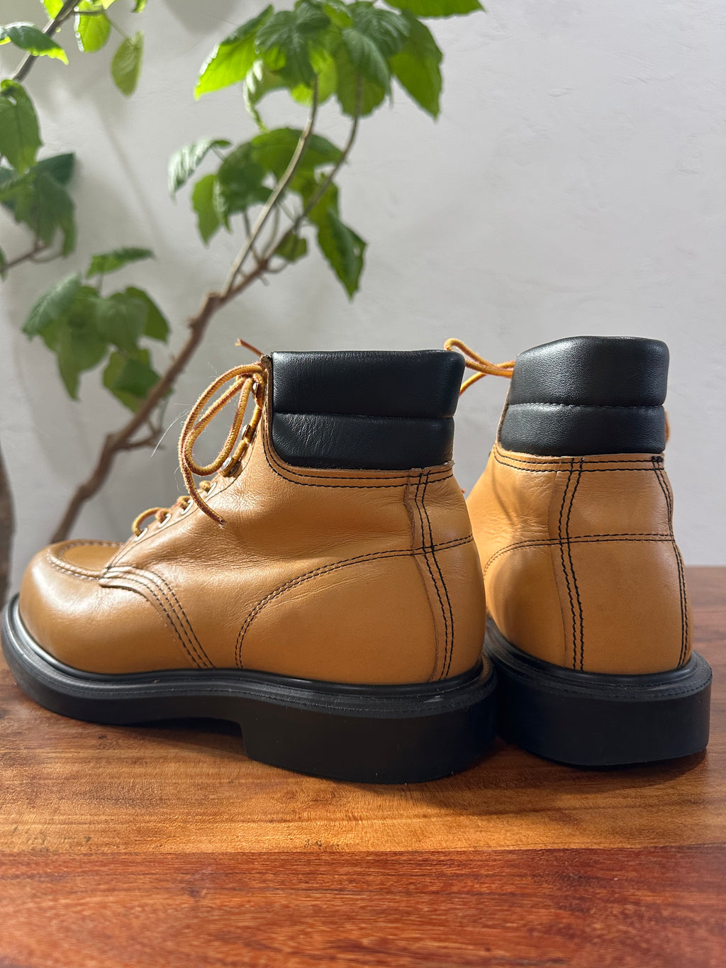 Red Wing (レッドウィング) 8807 SuperSole Moc 6-Inch メイズ (Maize) メイズ・マスタング (Maize Mustang) スーパーソール (SuperSole) used boots - back_1 view
