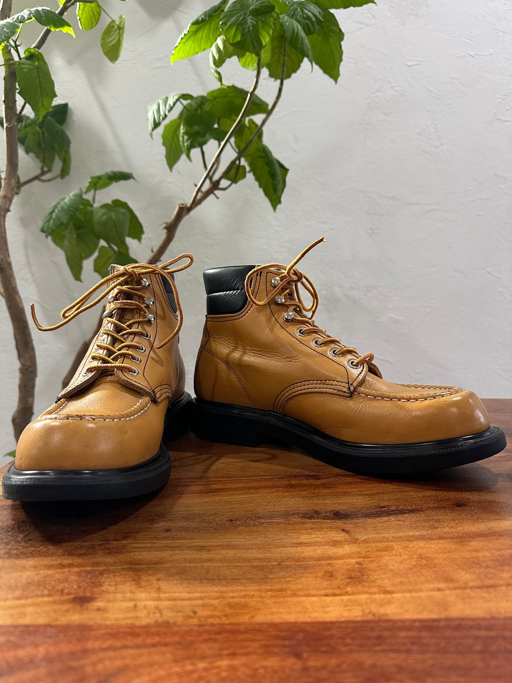 Red Wing (レッドウィング) 8807 SuperSole Moc 6-Inch メイズ (Maize) メイズ・マスタング (Maize Mustang) スーパーソール (SuperSole) used boots - fr_1 view