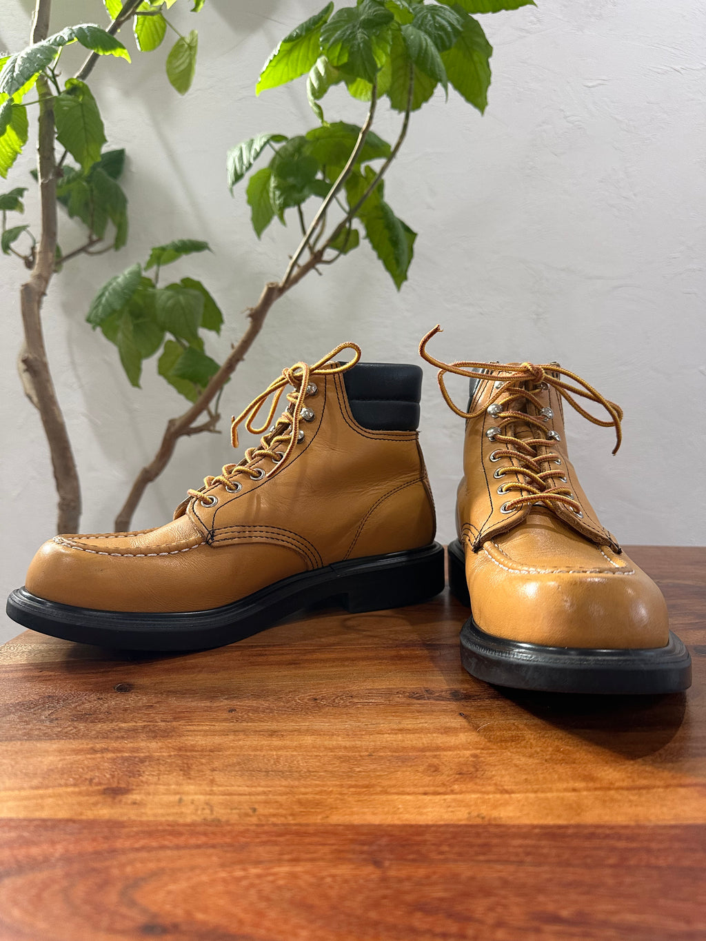 Red Wing (レッドウィング) 8807 SuperSole Moc 6-Inch メイズ (Maize) メイズ・マスタング (Maize Mustang) スーパーソール (SuperSole) used boots - fr_2 view