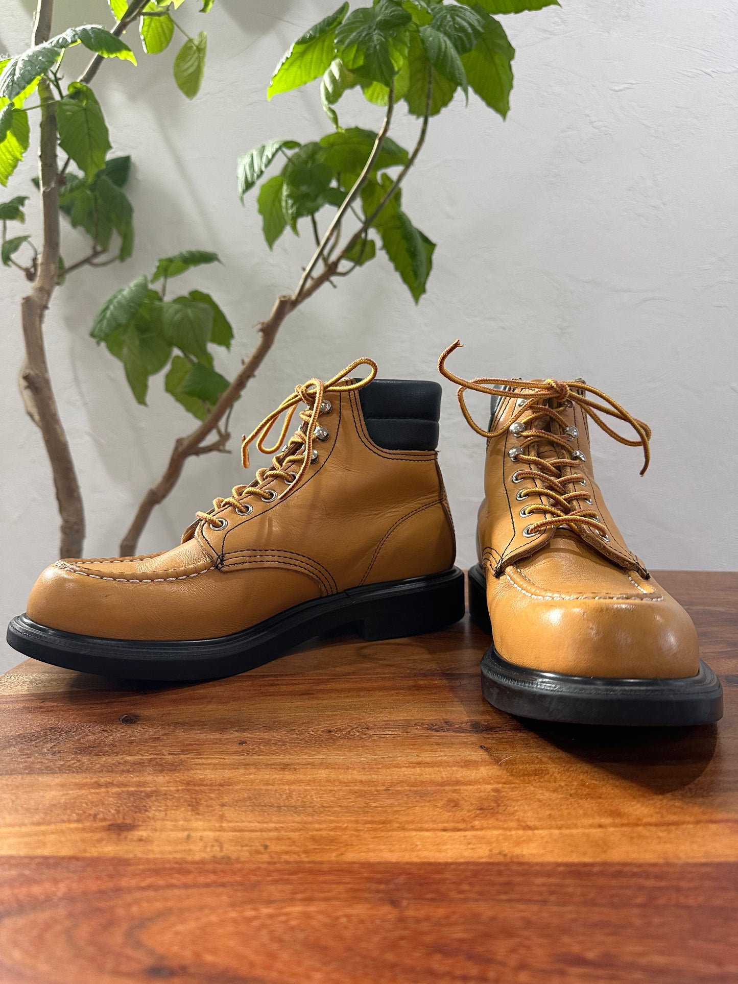 Red Wing (レッドウィング) 8807 SuperSole Moc 6-Inch メイズ (Maize) メイズ・マスタング (Maize Mustang) スーパーソール (SuperSole) used boots - fr_2 view