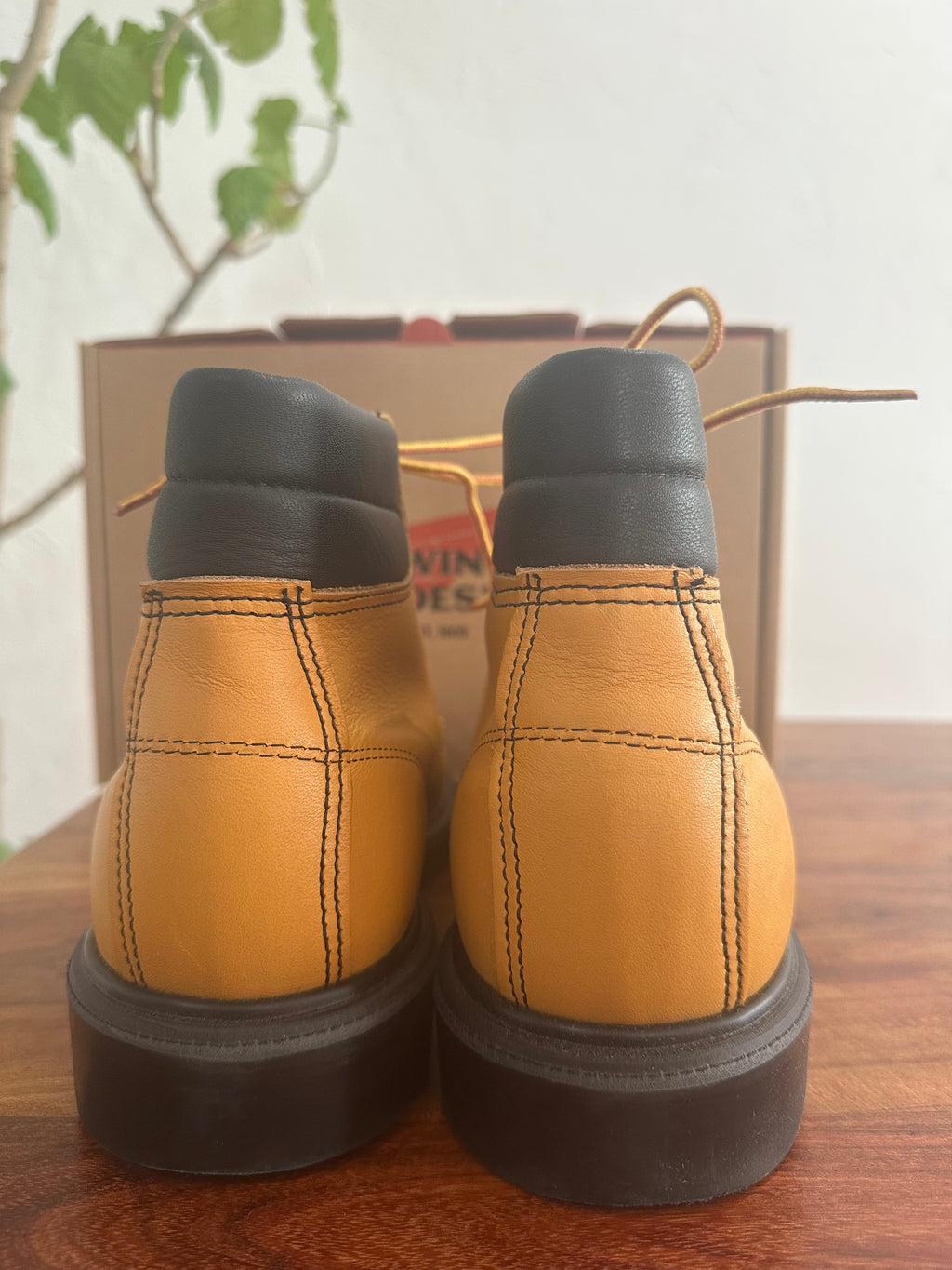Red Wing (レッドウィング) 8807 SuperSole Moc 6-Inch メイズ (Maize) メイズ・マスタング (Maize Mustang) スーパーソール (SuperSole) used boots - heal_1 view