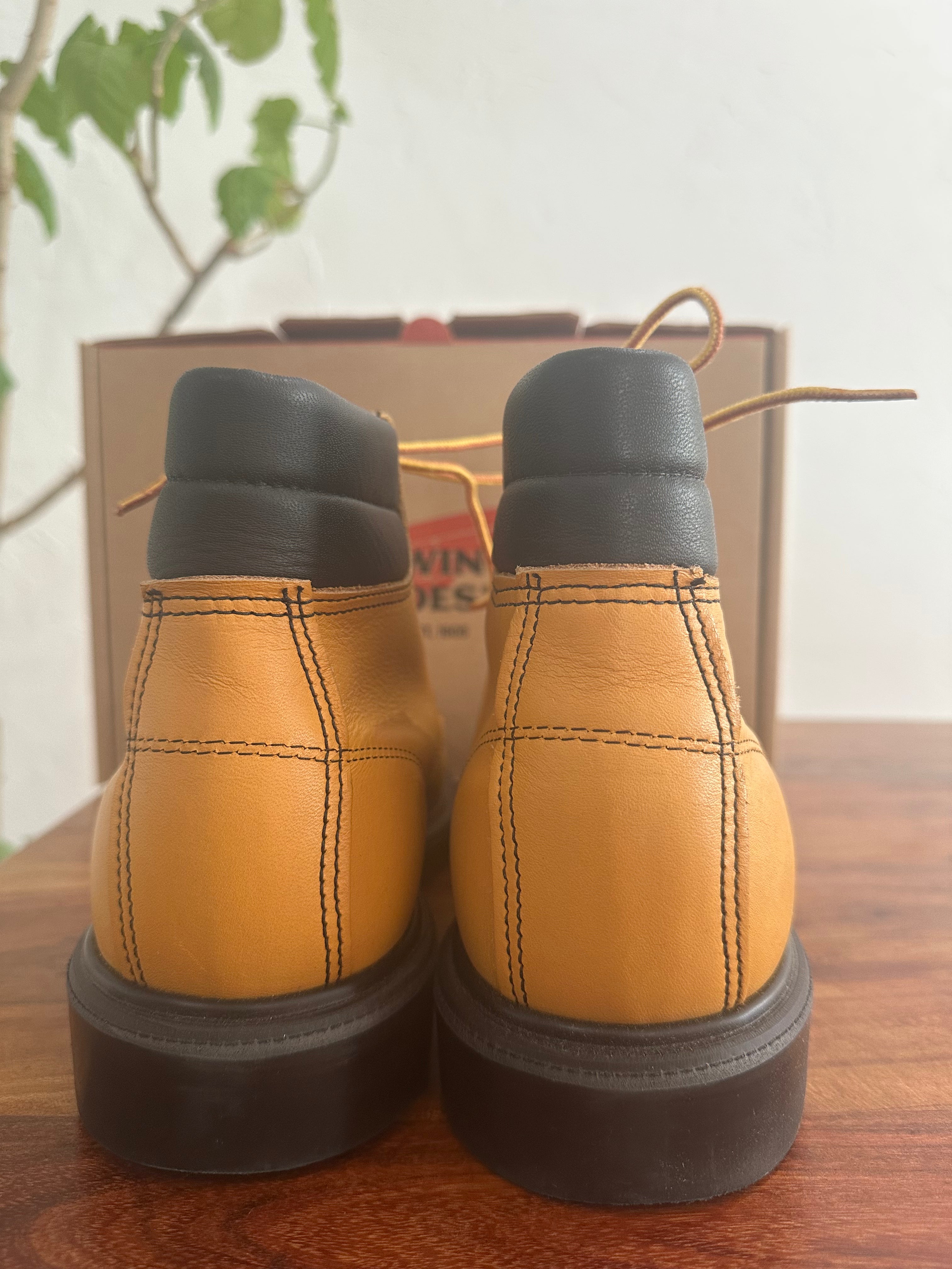 Red Wing (レッドウィング) 8807 SuperSole Moc 6-Inch メイズ (Maize) メイズ・マスタング (Maize Mustang) スーパーソール (SuperSole) used boots - heal_1 view