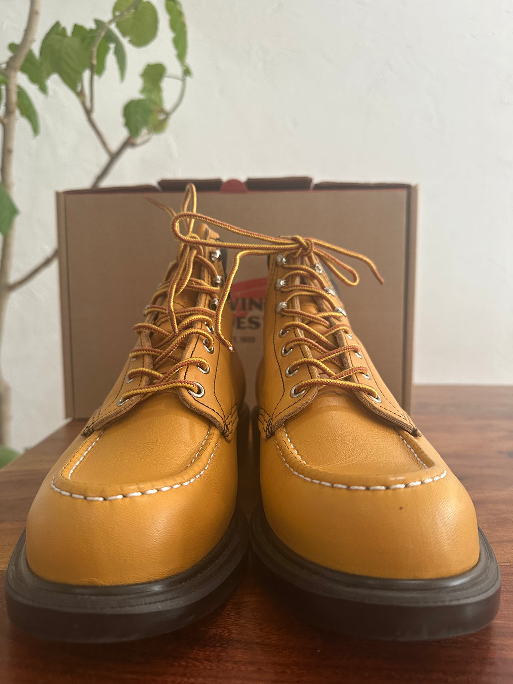 Red Wing (レッドウィング) 8807 SuperSole Moc 6-Inch メイズ (Maize) メイズ・マスタング (Maize Mustang) スーパーソール (SuperSole) used boots - toe_1 view