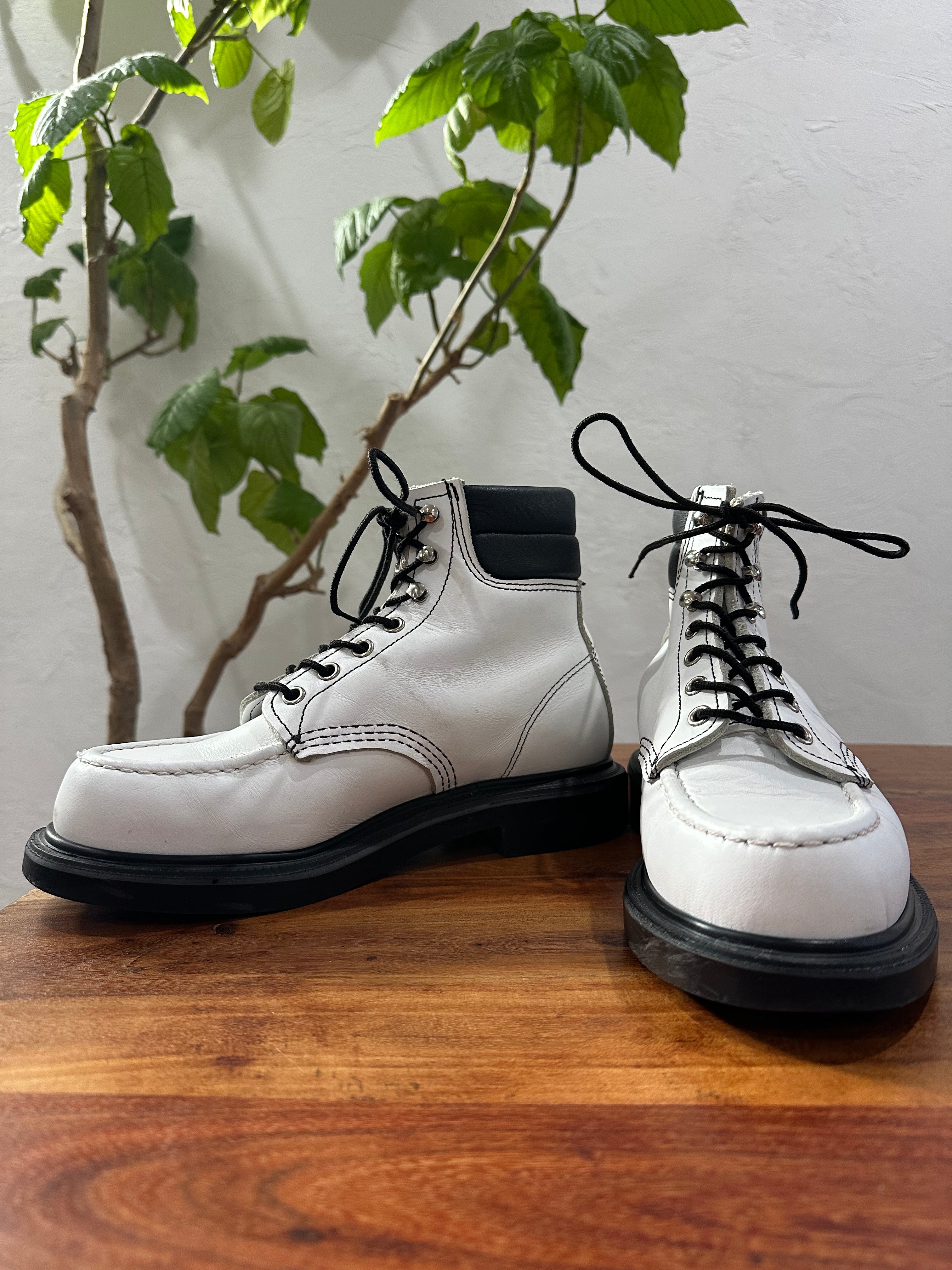 Red Wing (レッドウィング) 8808 SuperSole Moc 6-Inch ホワイト (White) ホワイト・レザー (White Leather) スーパーソール (SuperSole) used boots - fr_2 view