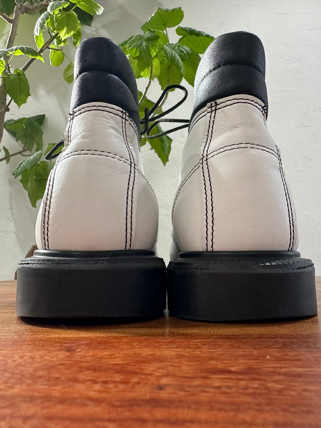 Red Wing (レッドウィング) 8808 SuperSole Moc 6-Inch ホワイト (White) ホワイト・レザー (White Leather) スーパーソール (SuperSole) used boots - heal_1 view