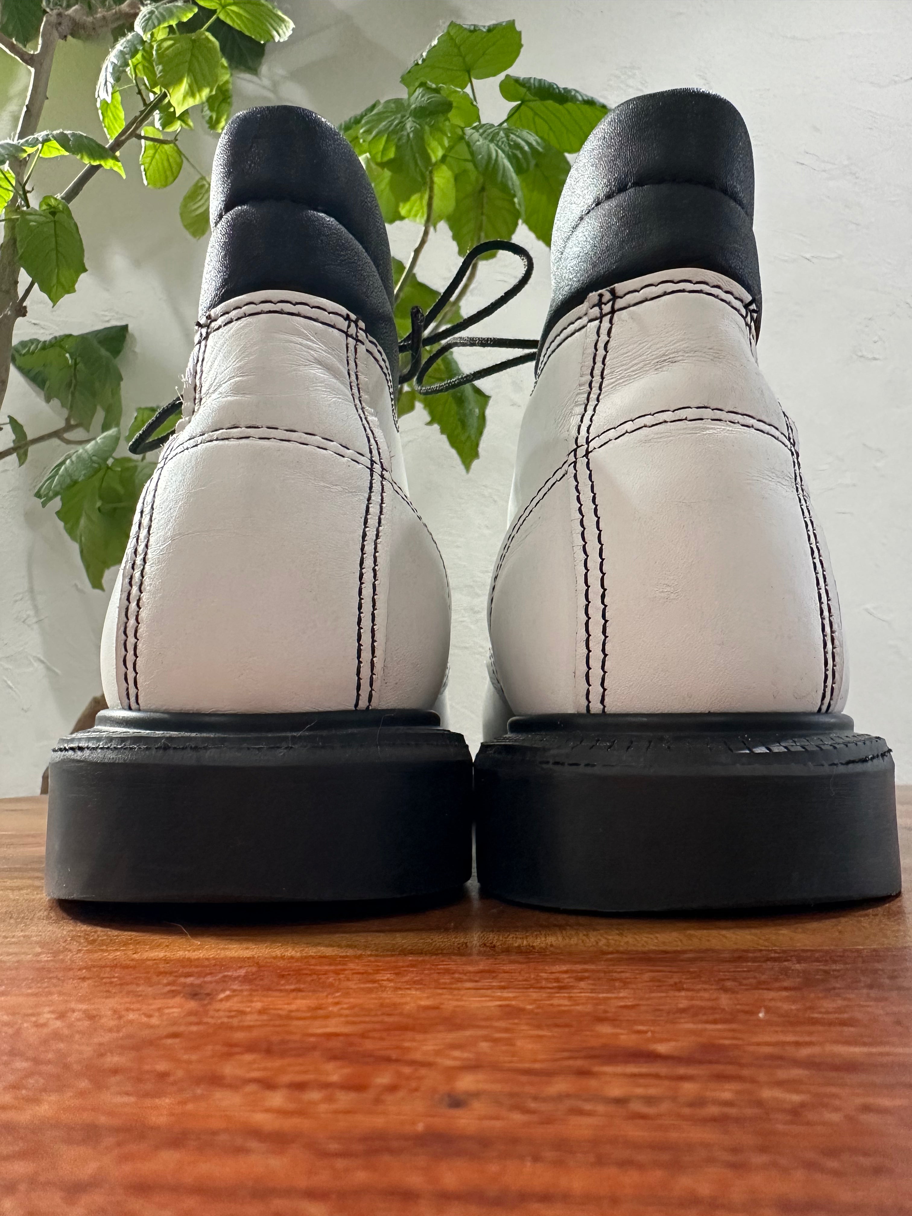 Red Wing (レッドウィング) 8808 SuperSole Moc 6-Inch ホワイト (White) ホワイト・レザー (White Leather) スーパーソール (SuperSole) used boots - heal_1 view