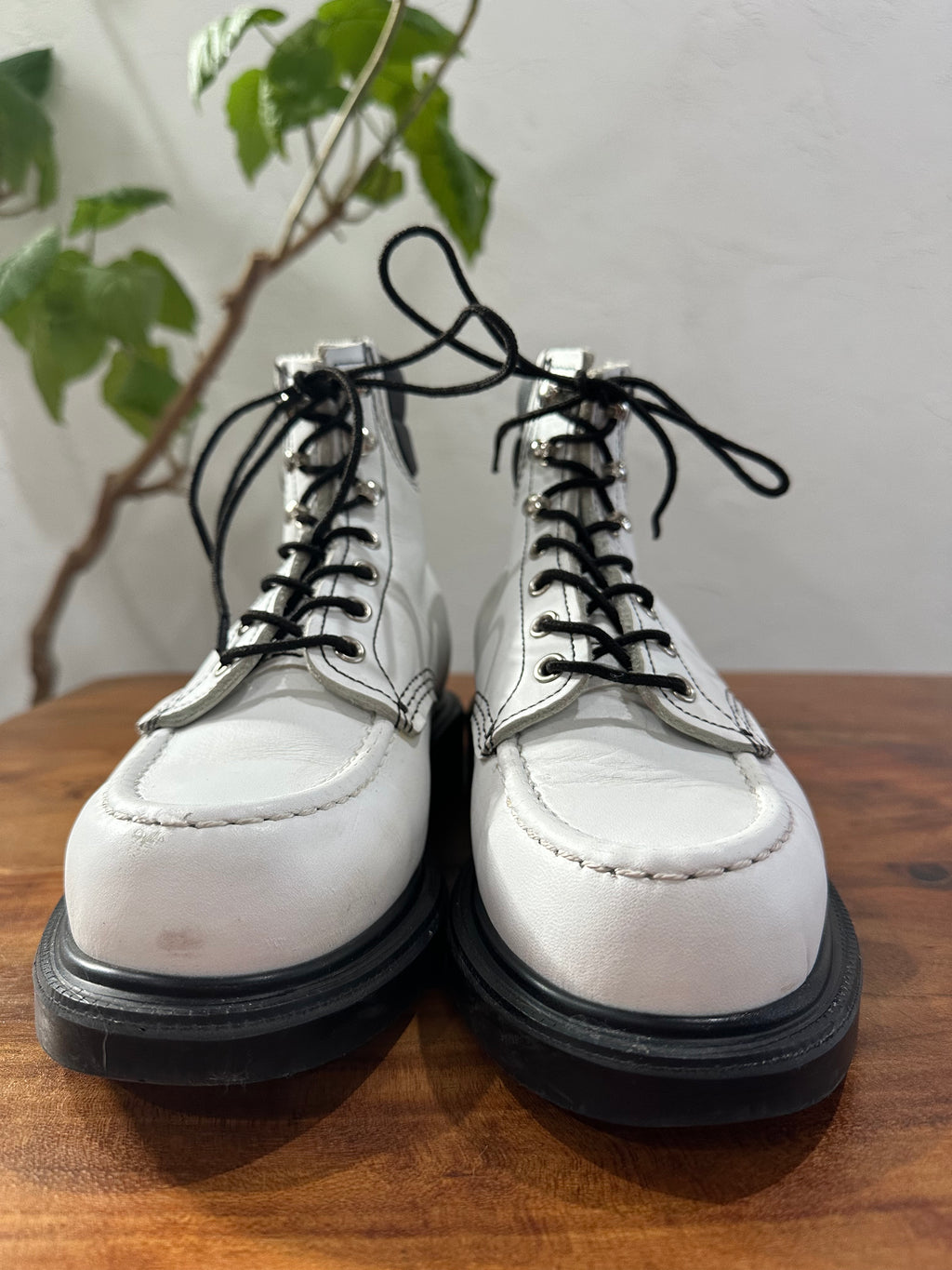 Red Wing (レッドウィング) 8808 SuperSole Moc 6-Inch ホワイト (White) ホワイト・レザー (White Leather) スーパーソール (SuperSole) used boots - toe_1 view