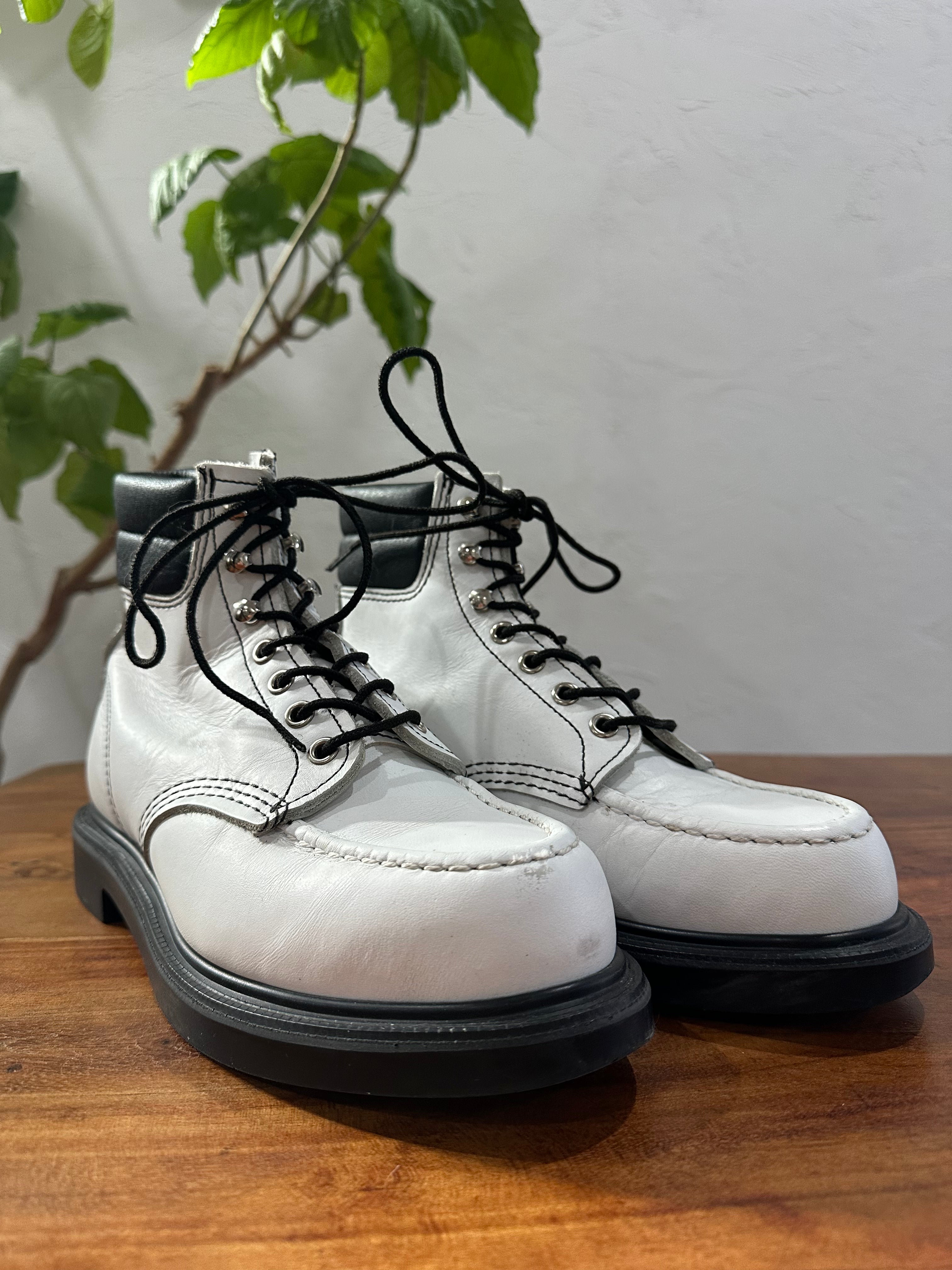 Red Wing (レッドウィング) 8808 SuperSole Moc 6-Inch ホワイト (White) ホワイト・レザー (White Leather) スーパーソール (SuperSole) used boots - toe_2 view