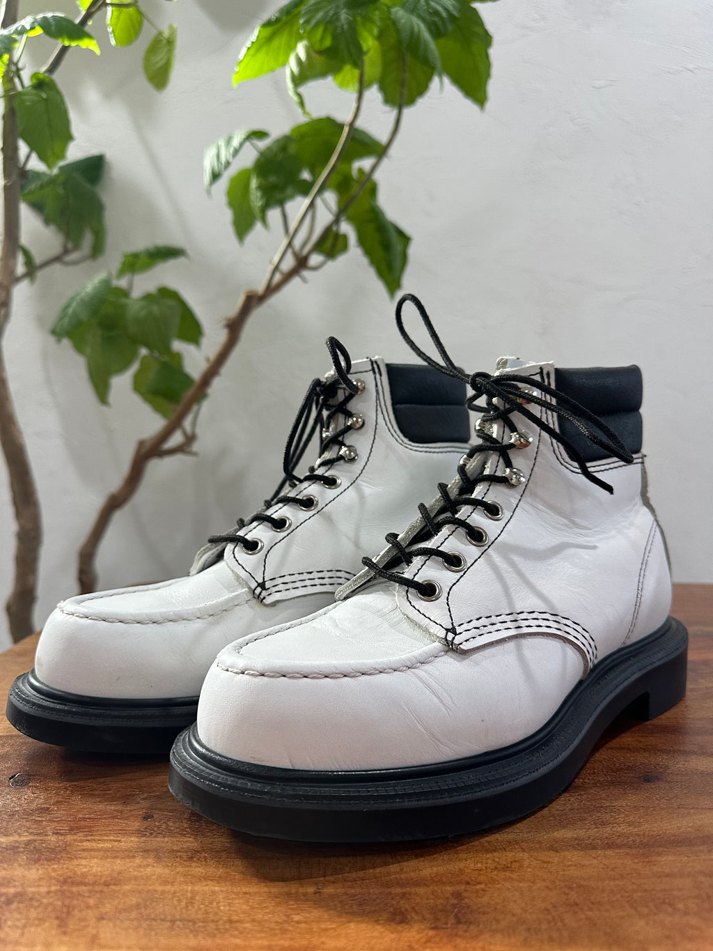 Red Wing (レッドウィング) 8808 SuperSole Moc 6-Inch ホワイト (White) ホワイト・レザー (White Leather) スーパーソール (SuperSole) used boots - toe_3 view