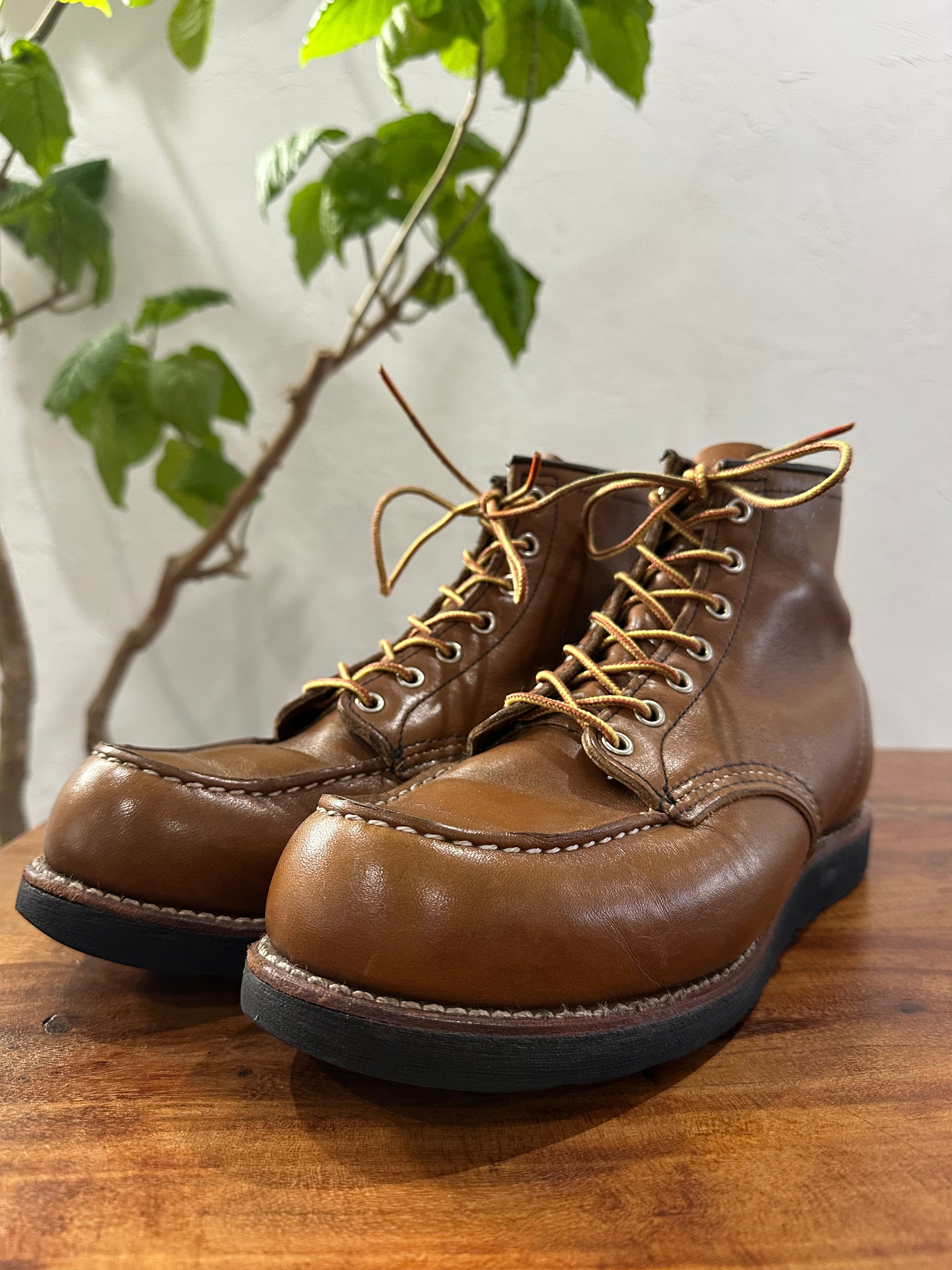 Red Wing (レッドウィング) 8852 Classic Moc 6-Inch ベルヴァ (Velva) ベルヴァリタン (Velva Retan) ブラック・トラクショントレッド (Black Traction Tred) used boots - toe_3 view