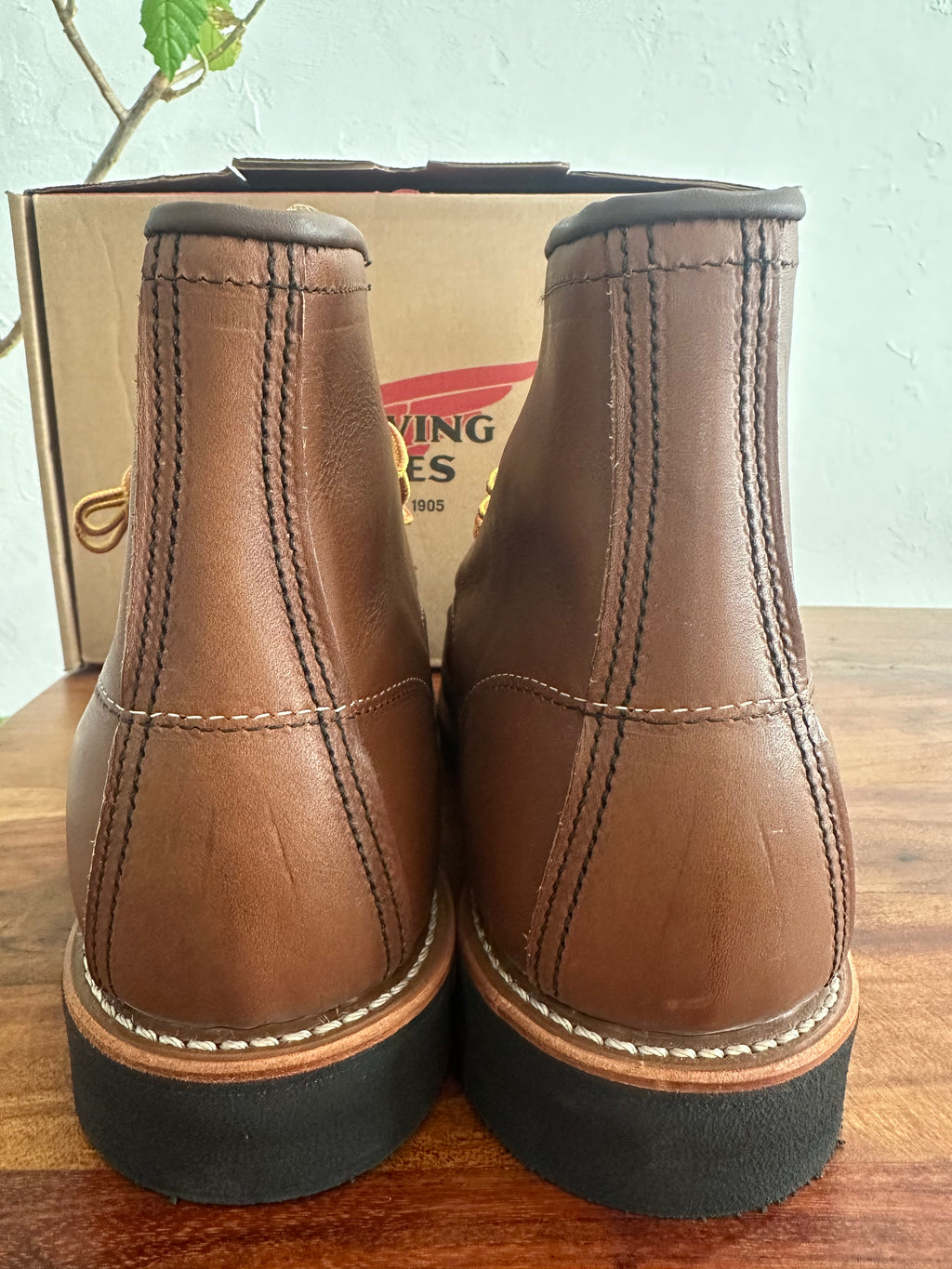Red Wing (レッドウィング) 8852 Classic Moc 6-Inch ベルヴァ (Velva) ベルヴァリタン (Velva Retan) ブラック・トラクショントレッド (Black Traction Tred) used boots - heal_1 view