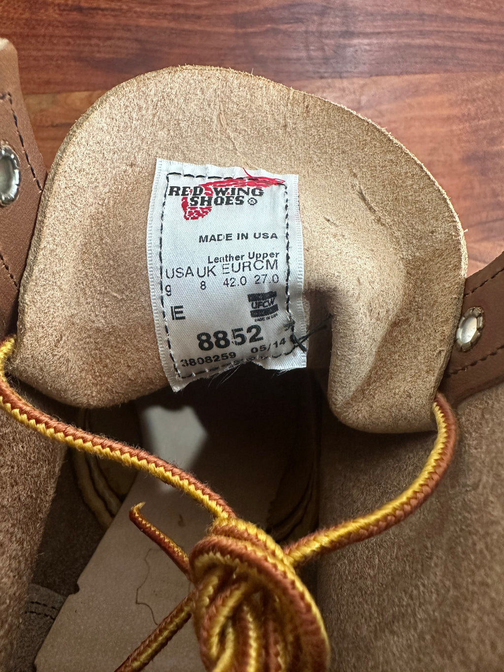 Red Wing (レッドウィング) 8852 Classic Moc 6-Inch ベルヴァ (Velva) ベルヴァリタン (Velva Retan) ブラック・トラクショントレッド (Black Traction Tred) used boots - tag_1 view