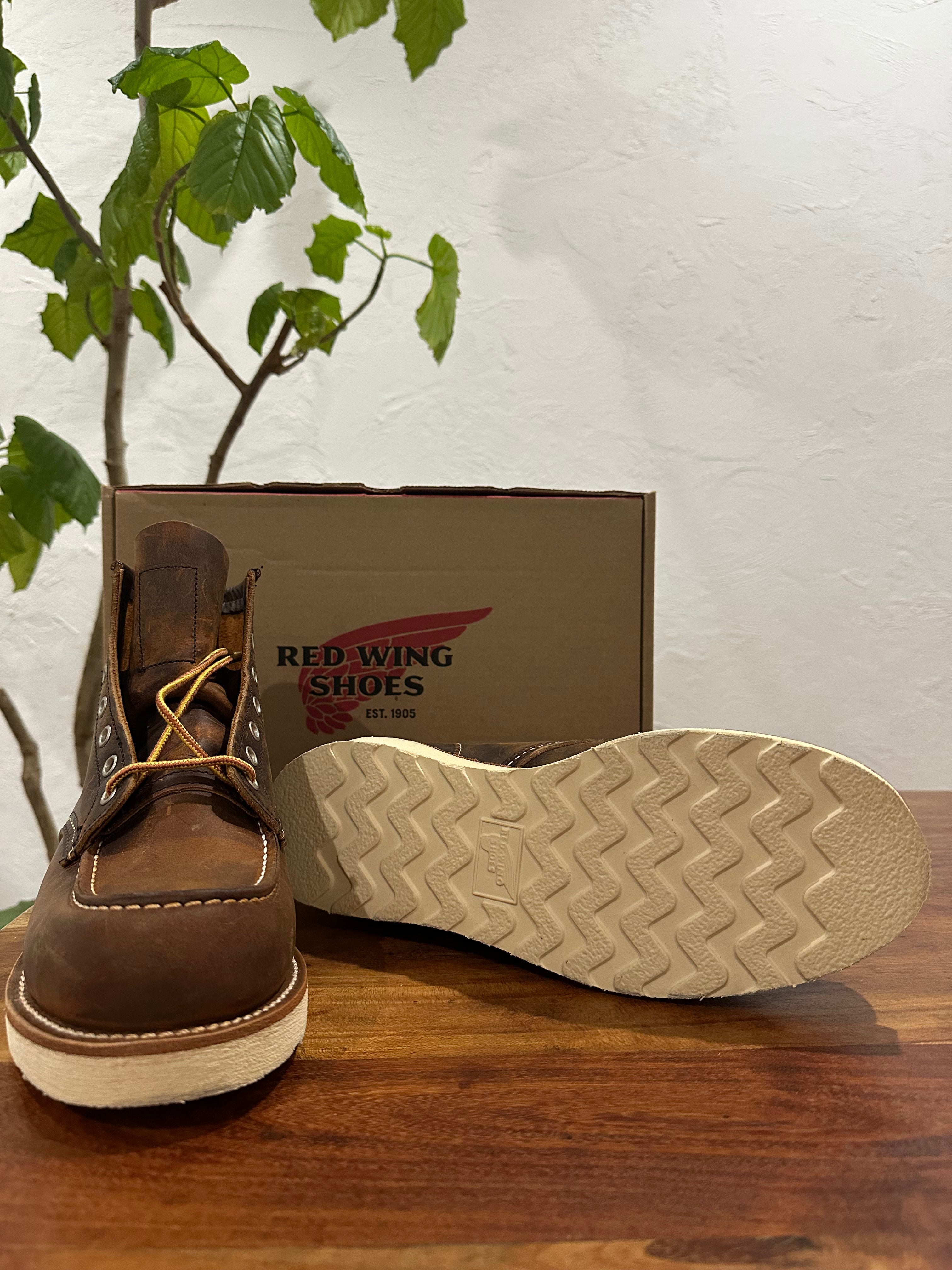 Red Wing (レッドウィング) 8876 Classic Moc 6-Inch ブラウン (Brown) カッパー・ラフアンドタフ (Copper Rough & Tough) トラクショントレッド・ソール (Traction Tred Sole) used boots - fr_4 view