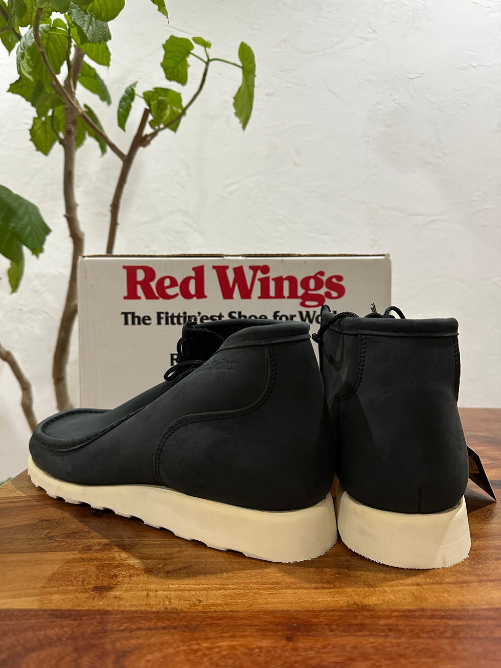 Red Wing (レッドウィング) 8891 Irish Setter サンド (Sand) サンド・モハヴェ・ラフアウト (Sand Mojave Roughout) トラクショントレッド・ソール (Traction Tred Sole) used boots - back_1 view