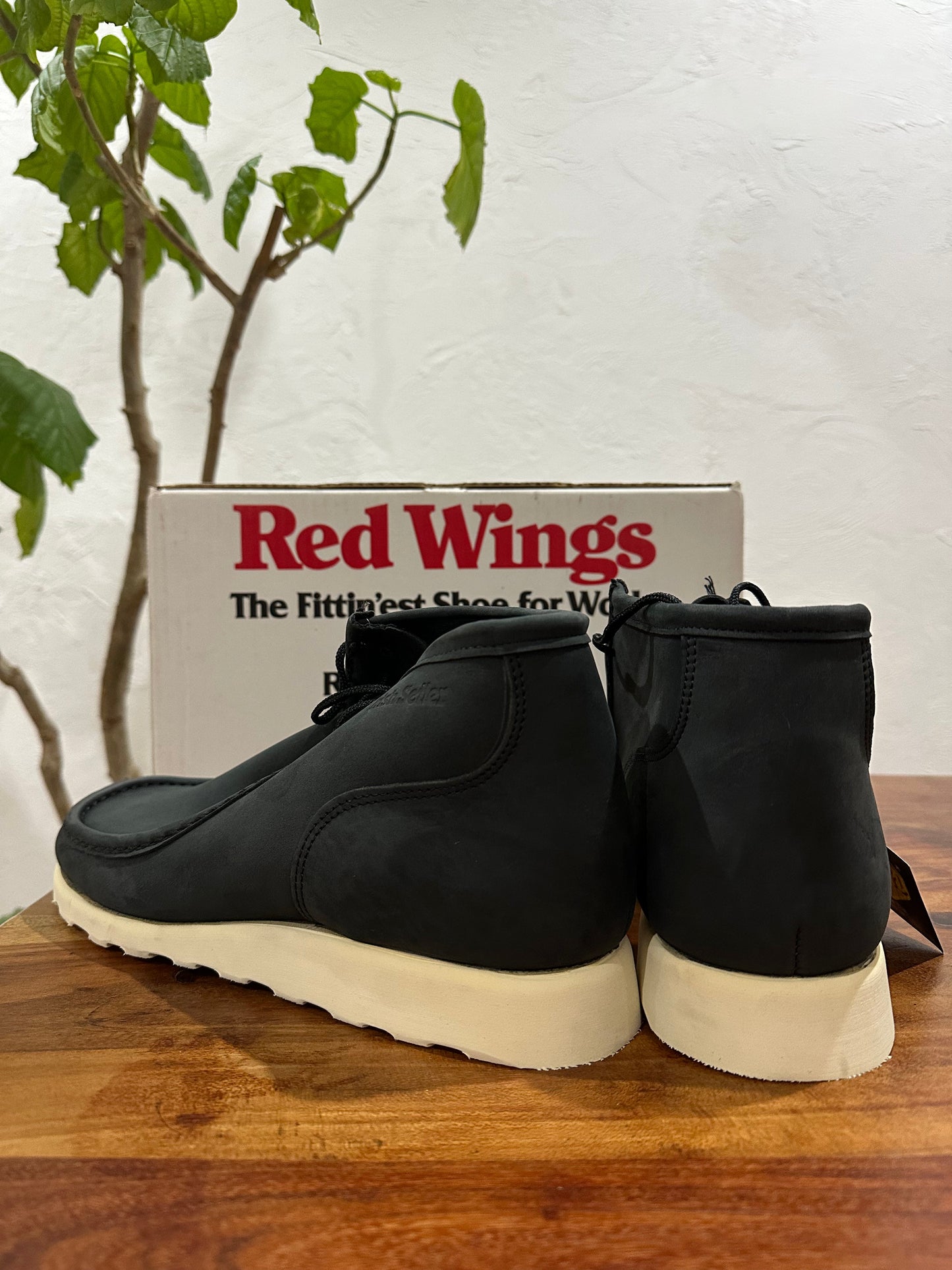 Red Wing (レッドウィング) 8891 Irish Setter サンド (Sand) サンド・モハヴェ・ラフアウト (Sand Mojave Roughout) トラクショントレッド・ソール (Traction Tred Sole) used boots - back_1 view