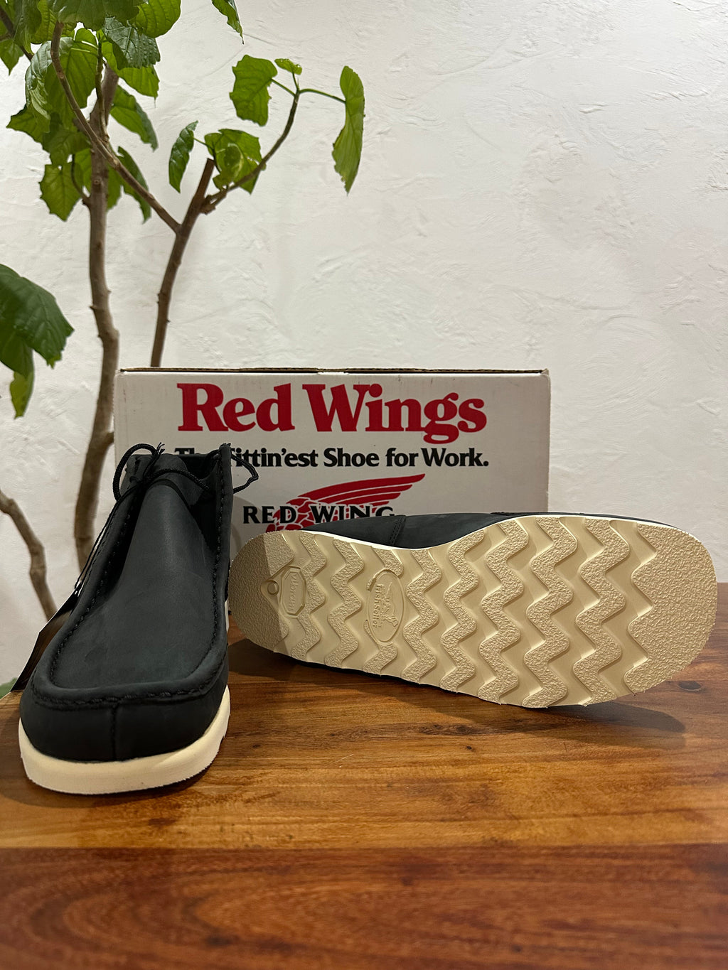 Red Wing (レッドウィング) 8891 Irish Setter サンド (Sand) サンド・モハヴェ・ラフアウト (Sand Mojave Roughout) トラクショントレッド・ソール (Traction Tred Sole) used boots - fr_4 view