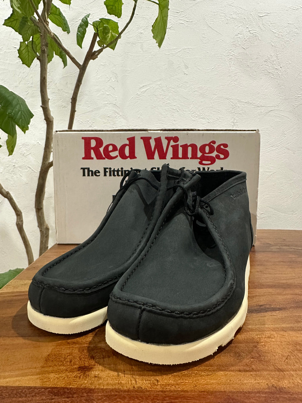Red Wing (レッドウィング) 8891 Irish Setter サンド (Sand) サンド・モハヴェ・ラフアウト (Sand Mojave Roughout) トラクショントレッド・ソール (Traction Tred Sole) used boots - toe_3 view