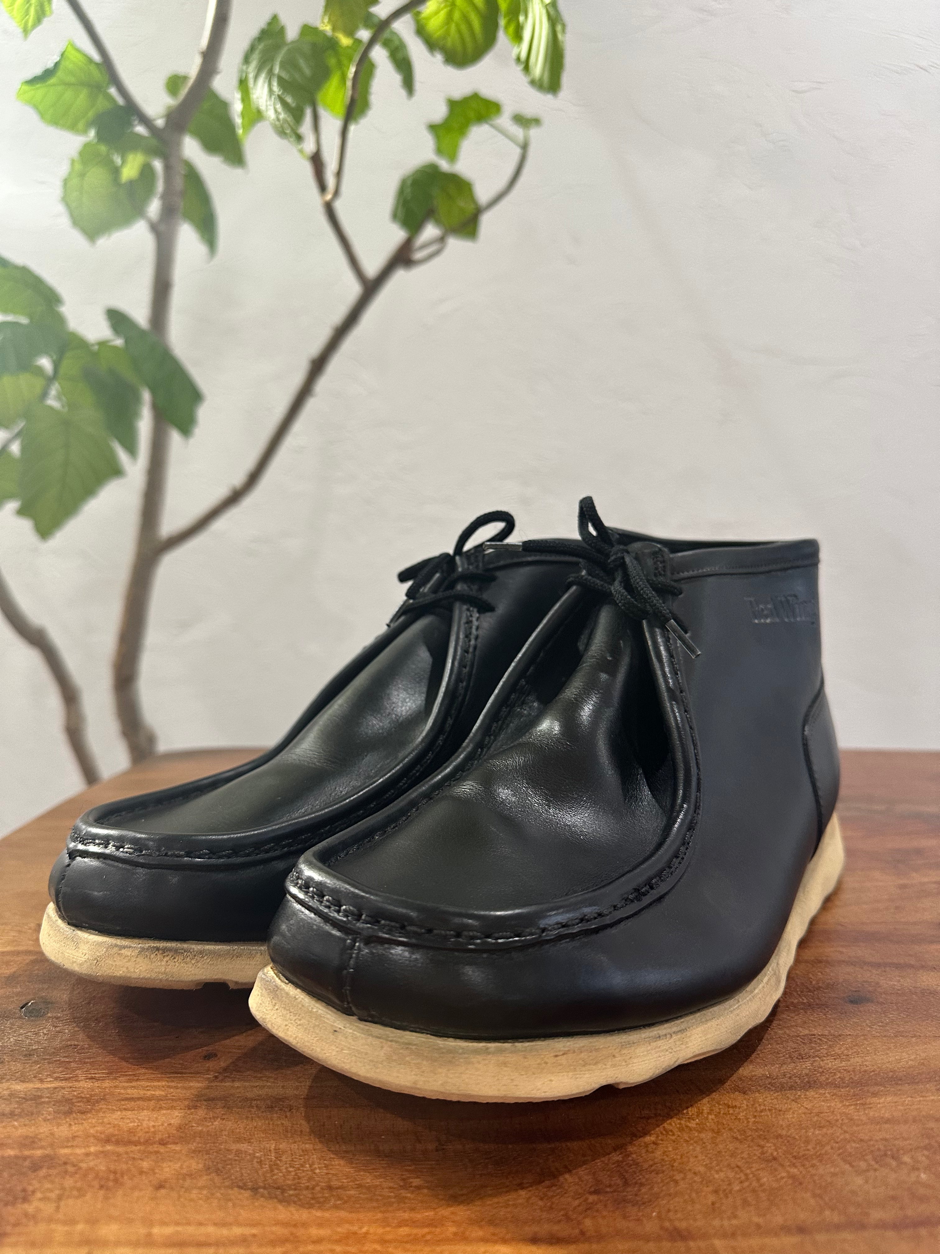 Red Wing (レッドウィング) 8891-Redwing logo Wallabee Boot (Red Wing Logo) ブラック (Black) ブラック・ヌバック (Black "Nubuck") トラクショントレッド (Traction Tred) used boots - toe_3 view