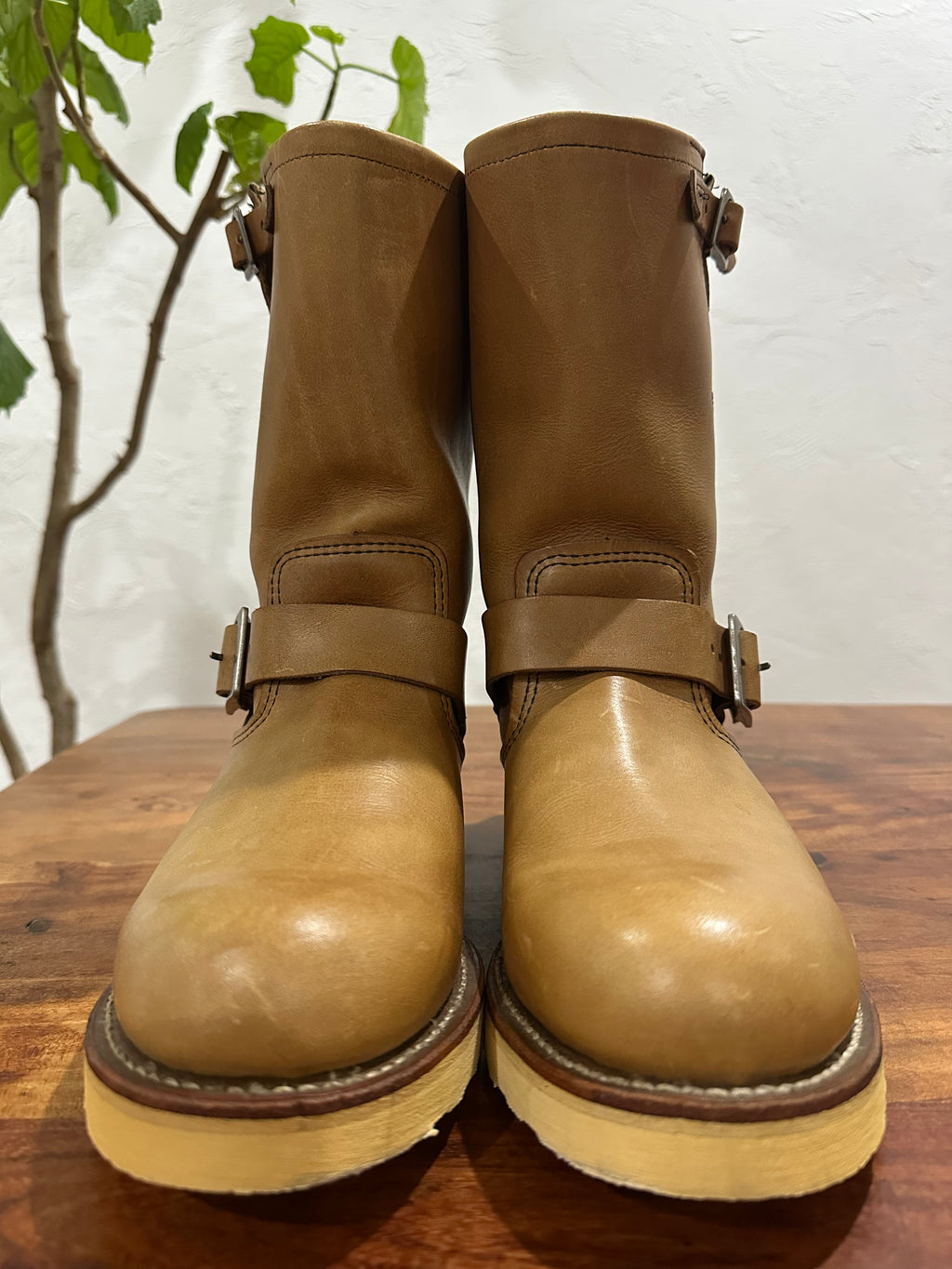 Red Wing (レッドウィング) 9027 Engineer Boot ドリフトウッド (Driftwood) ホーソーン・ドリフトウッド (Hawthorne Driftwood) トラクショントレッド・ソール (Traction Tred Sole) used boots - toe_1 view