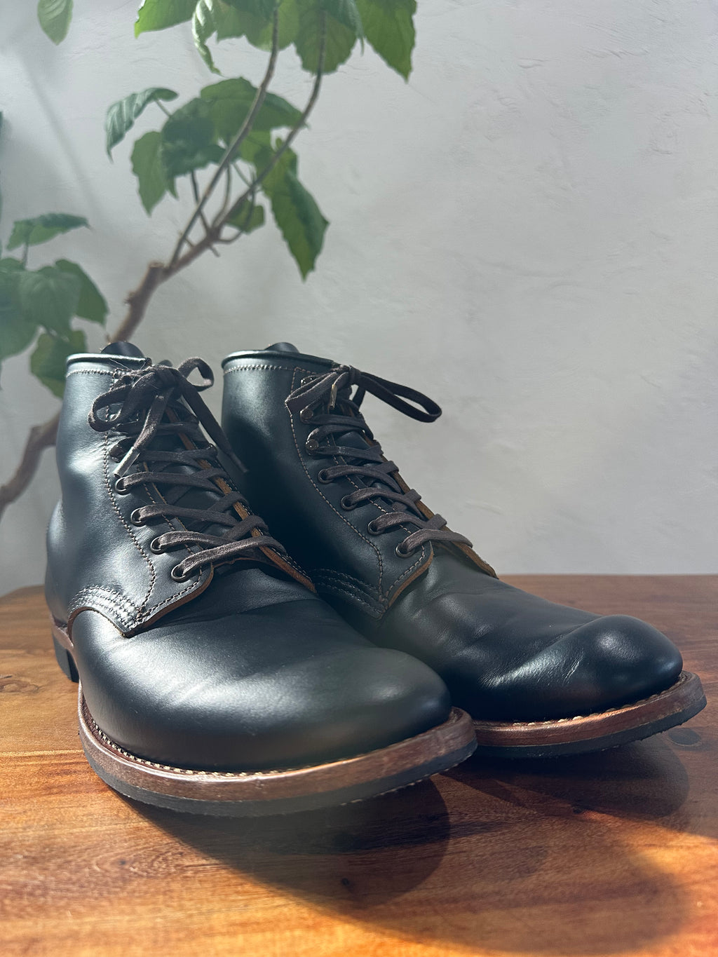 Red Wing (レッドウィング) 9060 Beckman Flatbox ブラック (Black) ブラック・クロンダイク (Black "Klondike") グロコード・メダリオンソール (Gro Cord Medallion Sole) used boots - toe_2 view