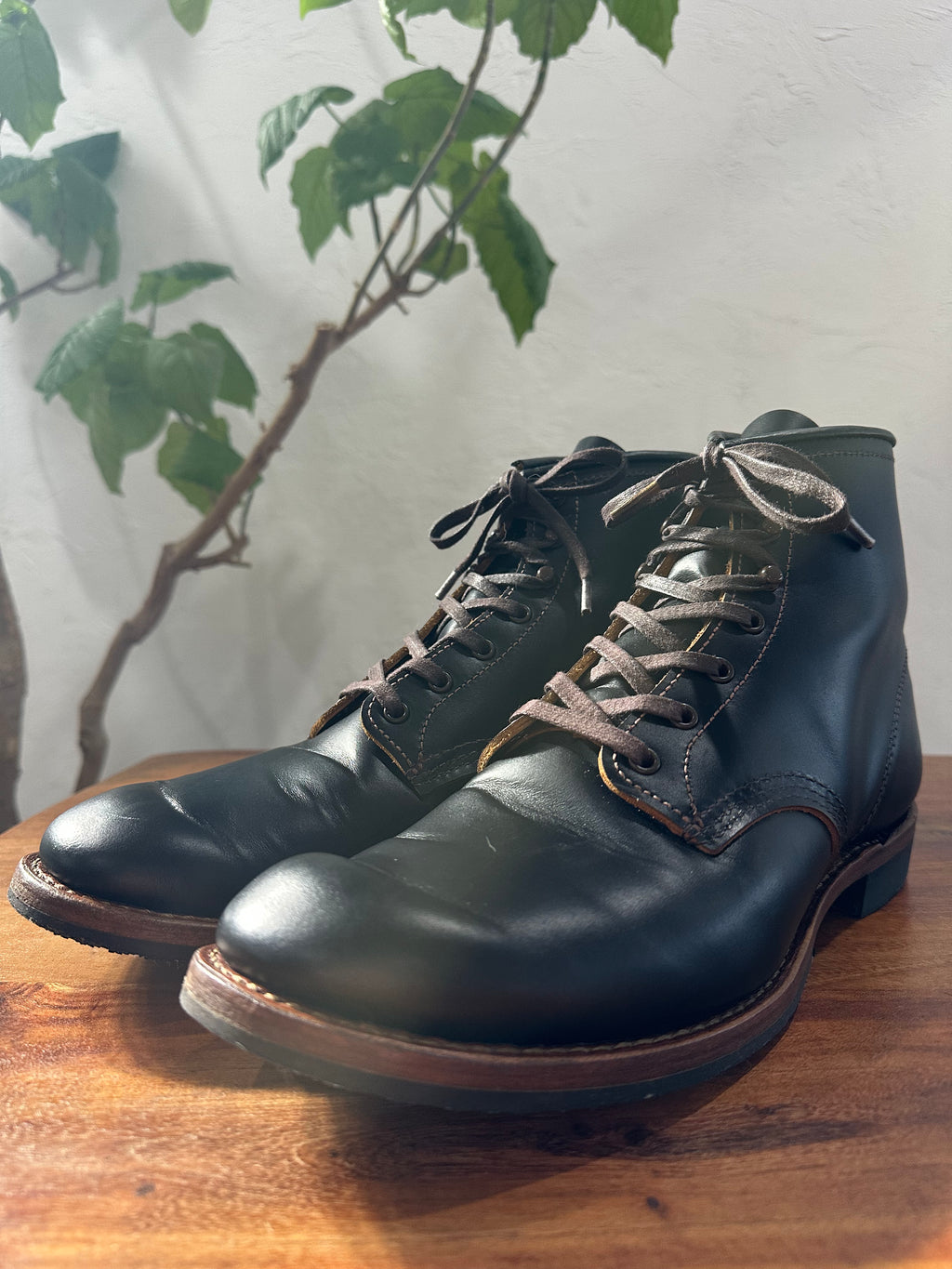 Red Wing (レッドウィング) 9060 Beckman Flatbox ブラック (Black) ブラック・クロンダイク (Black "Klondike") グロコード・メダリオンソール (Gro Cord Medallion Sole) used boots - toe_3 view