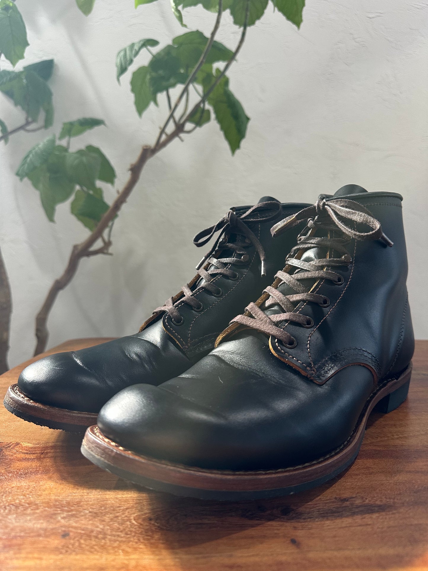 Red Wing (レッドウィング) 9060 Beckman Flatbox ブラック (Black) ブラック・クロンダイク (Black "Klondike") グロコード・メダリオンソール (Gro Cord Medallion Sole) used boots - toe_3 view