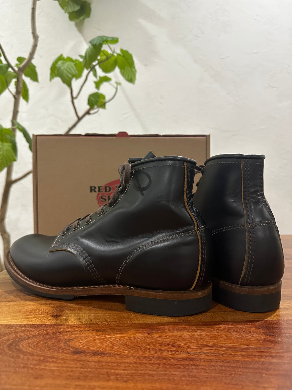 Red Wing (レッドウィング) 9060 Beckman Flatbox ブラック (Black) ブラック・クロンダイク (Black "Klondike") グロコード・メダリオンソール (Gro Cord Medallion Sole) used boots - back_1 view