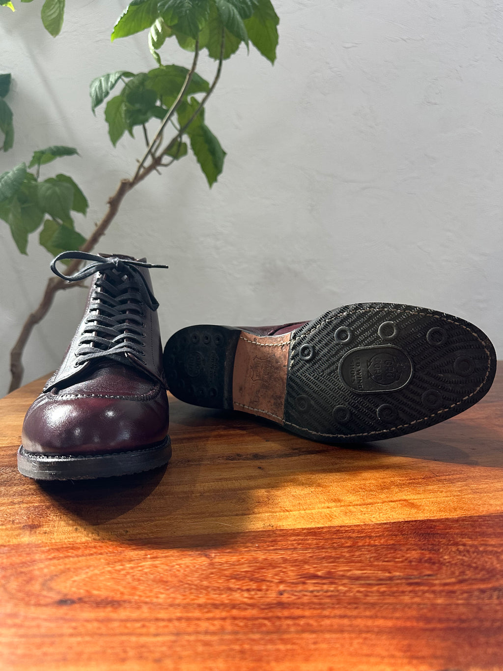 Red Wing (レッドウィング) 9091 Girard Boot ブラックチェリー (Black Cherry) ブラックチェリー・フェザーストーン (Black Cherry "Featherstone") グロコード・メダリオン (Gro-Cord Medallion) used boots - fr_4 view