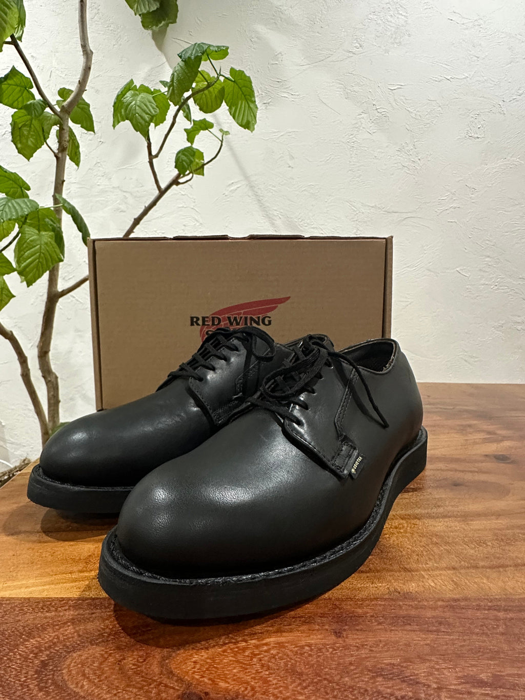 Red Wing (レッドウィング) 9183 Postman Oxford GORE-TEX ブラック (Black) ブラック・ユーコン (Black "Yukon") ブラック・クッションクレープソール (Black Cushion Crepe) used boots - toe_2 view