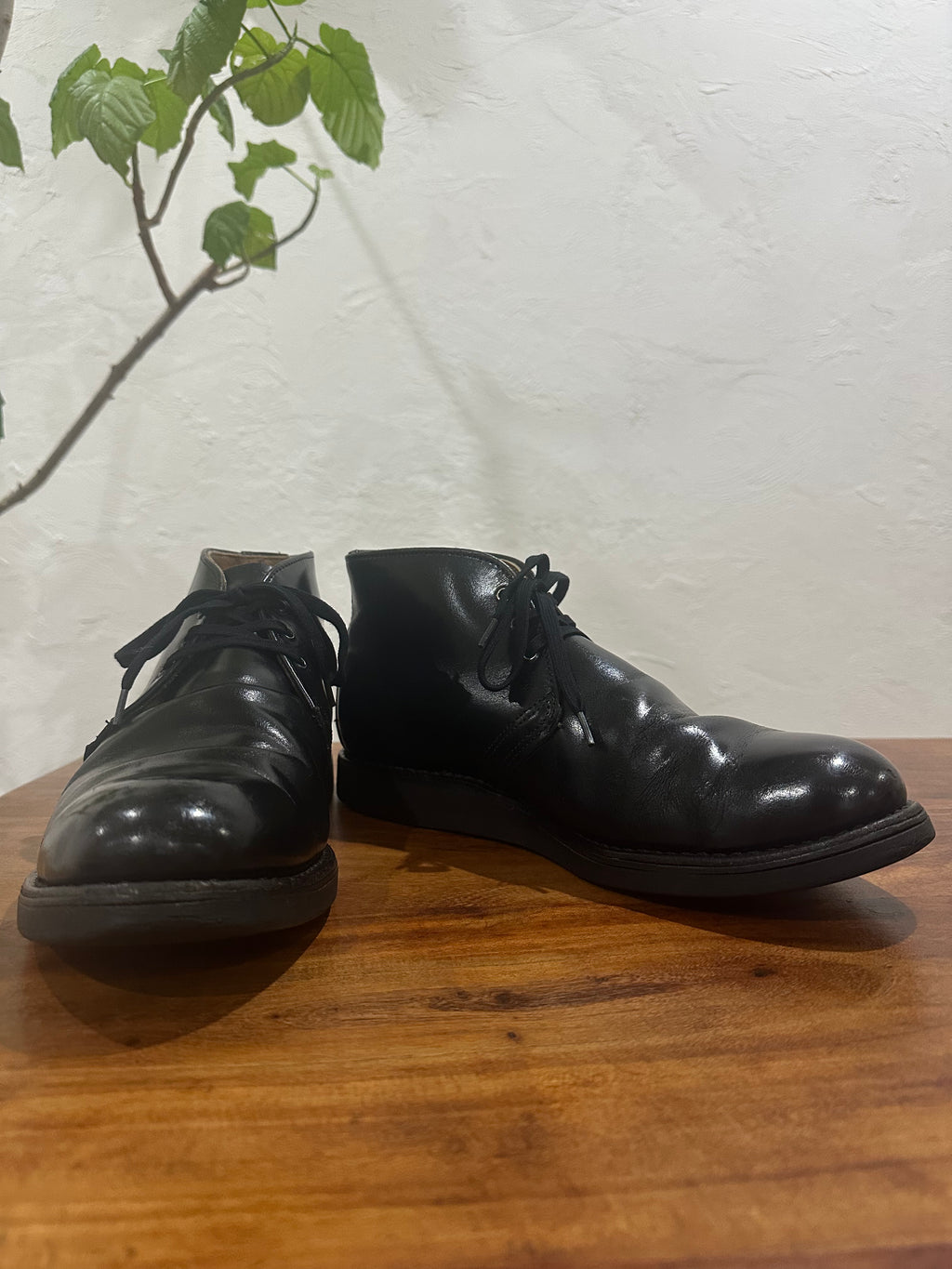 Red Wing (レッドウィング) 9196 Postman Chukka ブラック (Black) ブラック・シャパラル (Black Chaparral) クッションクレープソール (Cushion Crepe Sole) used boots - fr_1 view