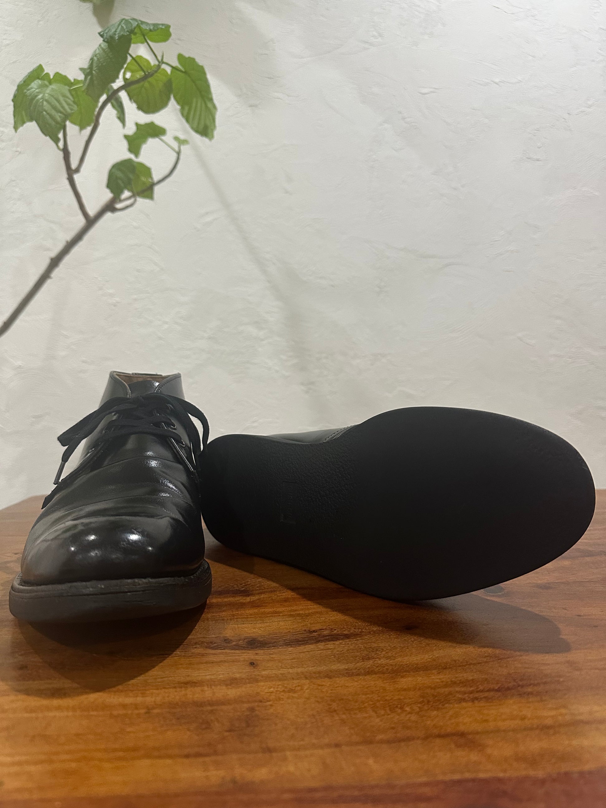 Red Wing (レッドウィング) 9196 Postman Chukka ブラック (Black) ブラック・シャパラル (Black Chaparral) クッションクレープソール (Cushion Crepe Sole) used boots - fr_4 view