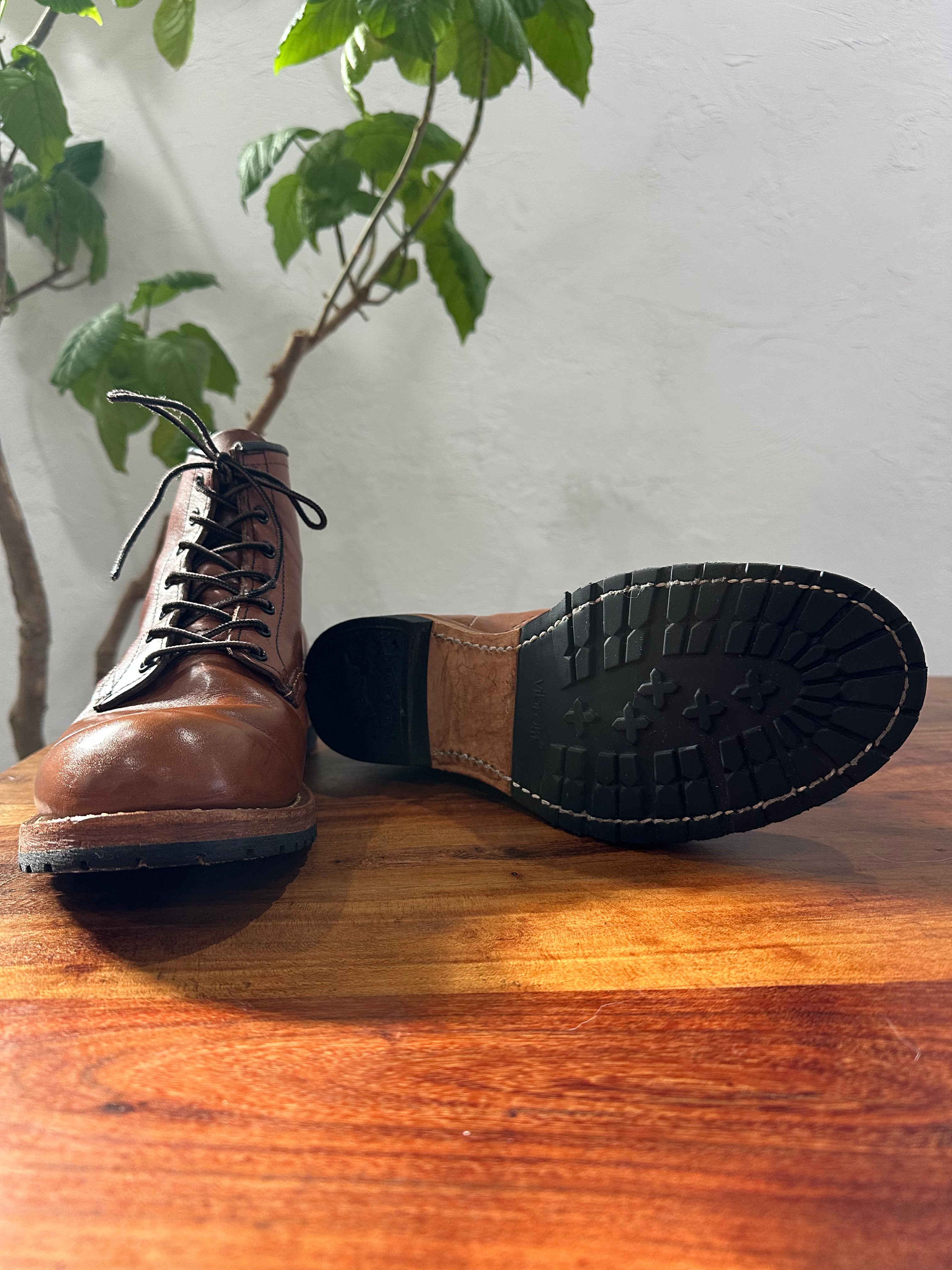 Red Wing (レッドウィング) 9416 Classic Dress Beckman Boot (Vibram Sole) ブラウン (Brown) シガー・フェザーストーン (Cigar "Featherstone") レザー＆ビブラム・ラグソール (Leather & Vibram Lug) used boots - fr_4 view