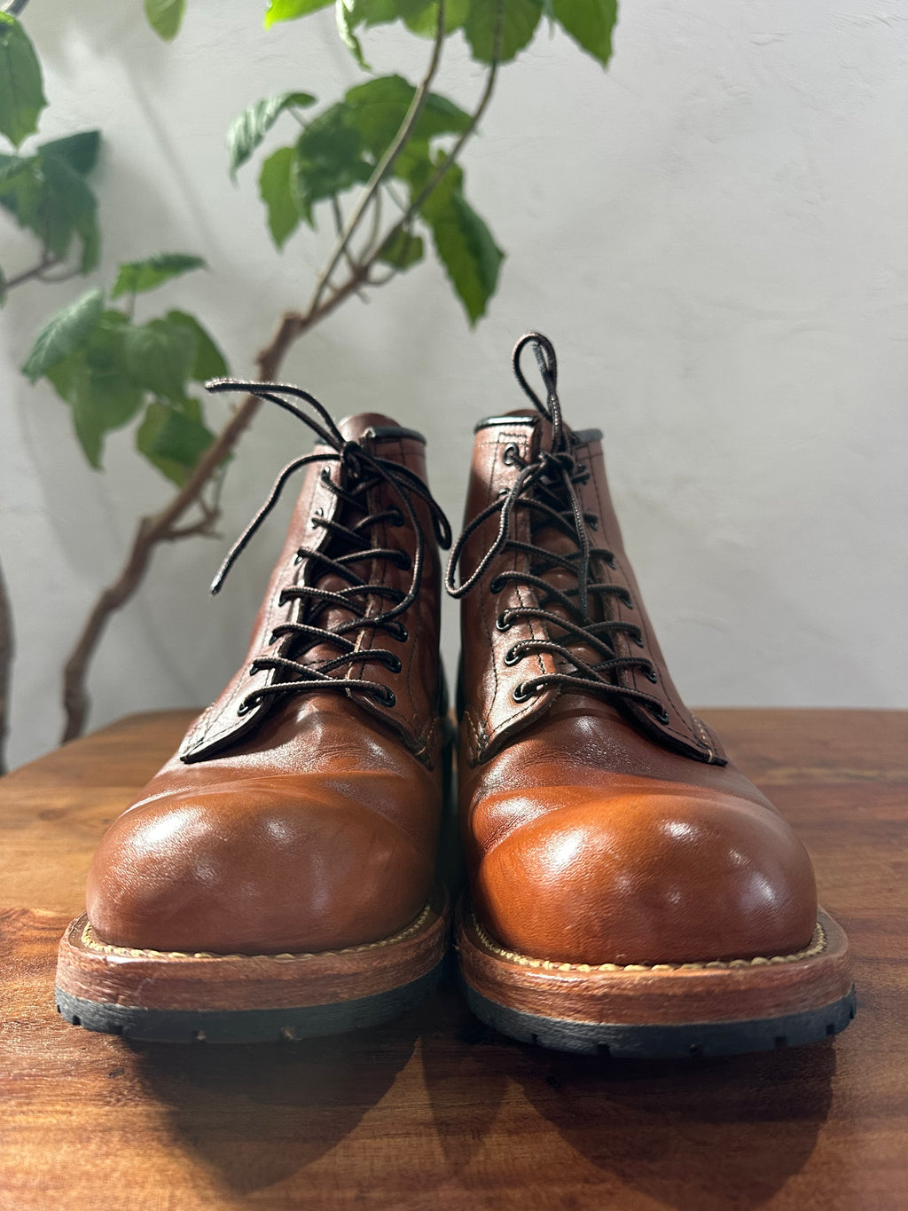 Red Wing (レッドウィング) 9416 Classic Dress Beckman Boot (Vibram Sole) ブラウン (Brown) シガー・フェザーストーン (Cigar "Featherstone") レザー＆ビブラム・ラグソール (Leather & Vibram Lug) used boots - toe_1 view
