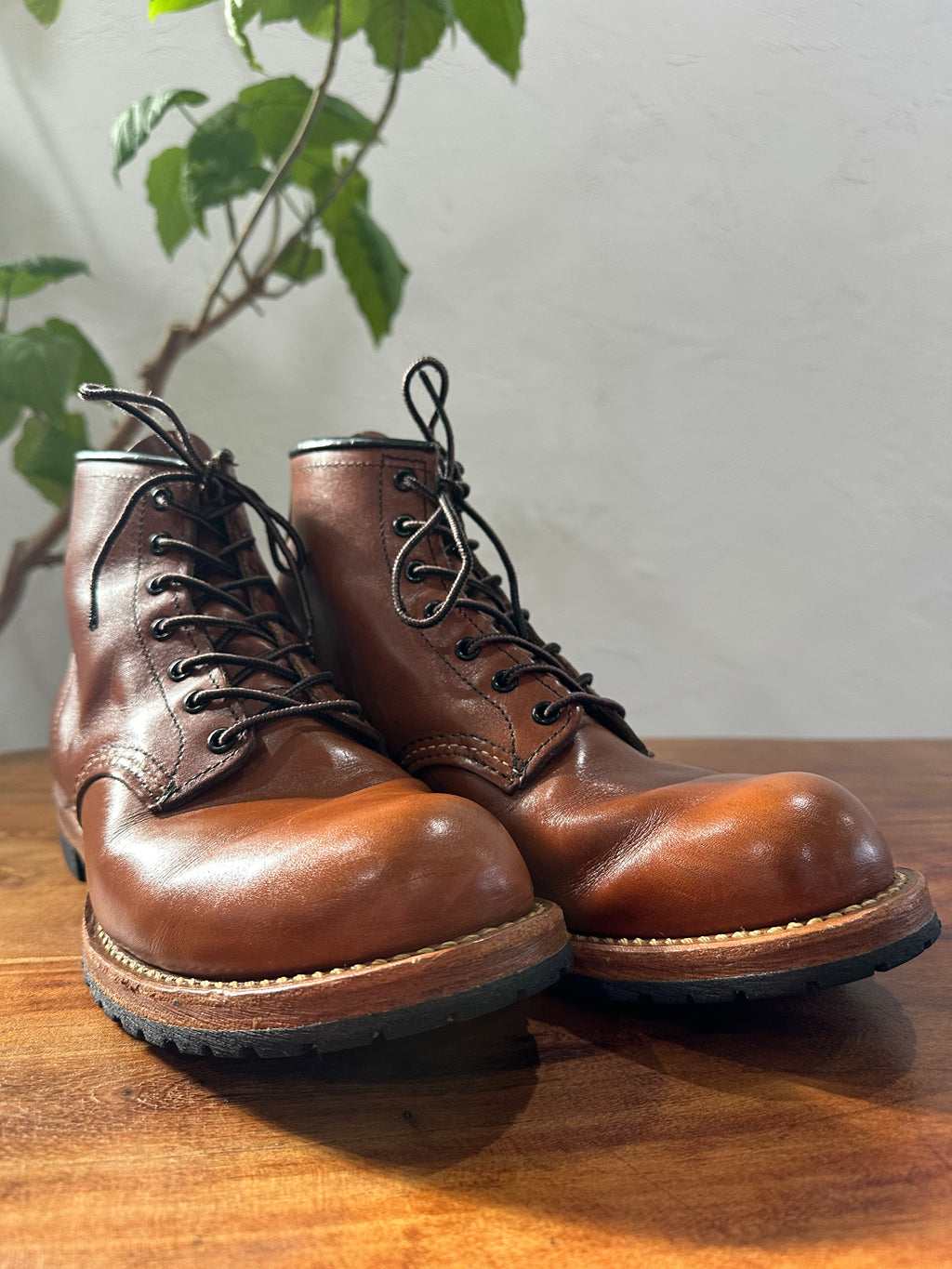 Red Wing (レッドウィング) 9416 Classic Dress Beckman Boot (Vibram Sole) ブラウン (Brown) シガー・フェザーストーン (Cigar "Featherstone") レザー＆ビブラム・ラグソール (Leather & Vibram Lug) used boots - toe_2 view
