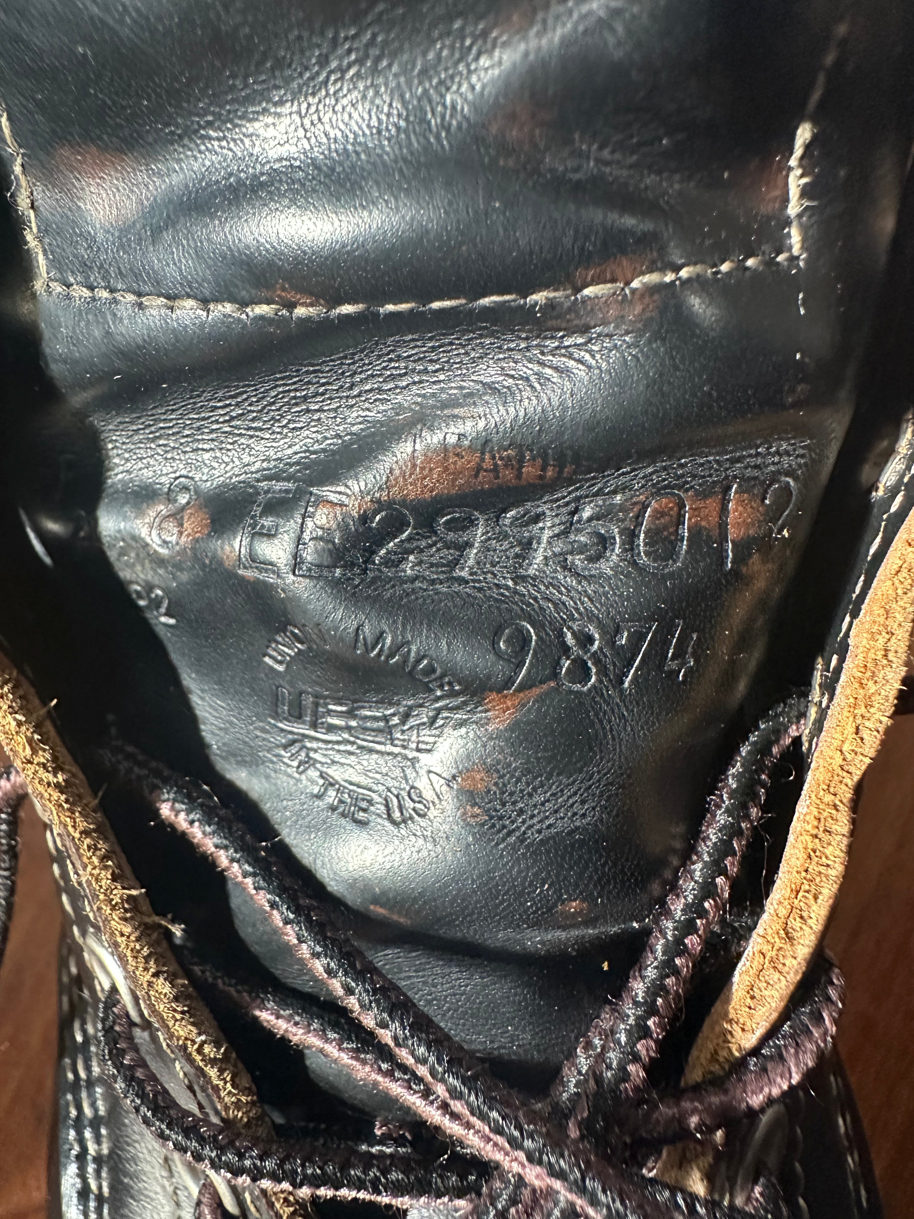 Red Wing (レッドウィング) 9874 Irish Setter 6" Moc Toe ブラック (Black) ブラック「クロンダイク」(Black "Klondike") 茶芯レザー トラクション・トレッド (Traction Tred) ホワイト used boots - tag_1 view