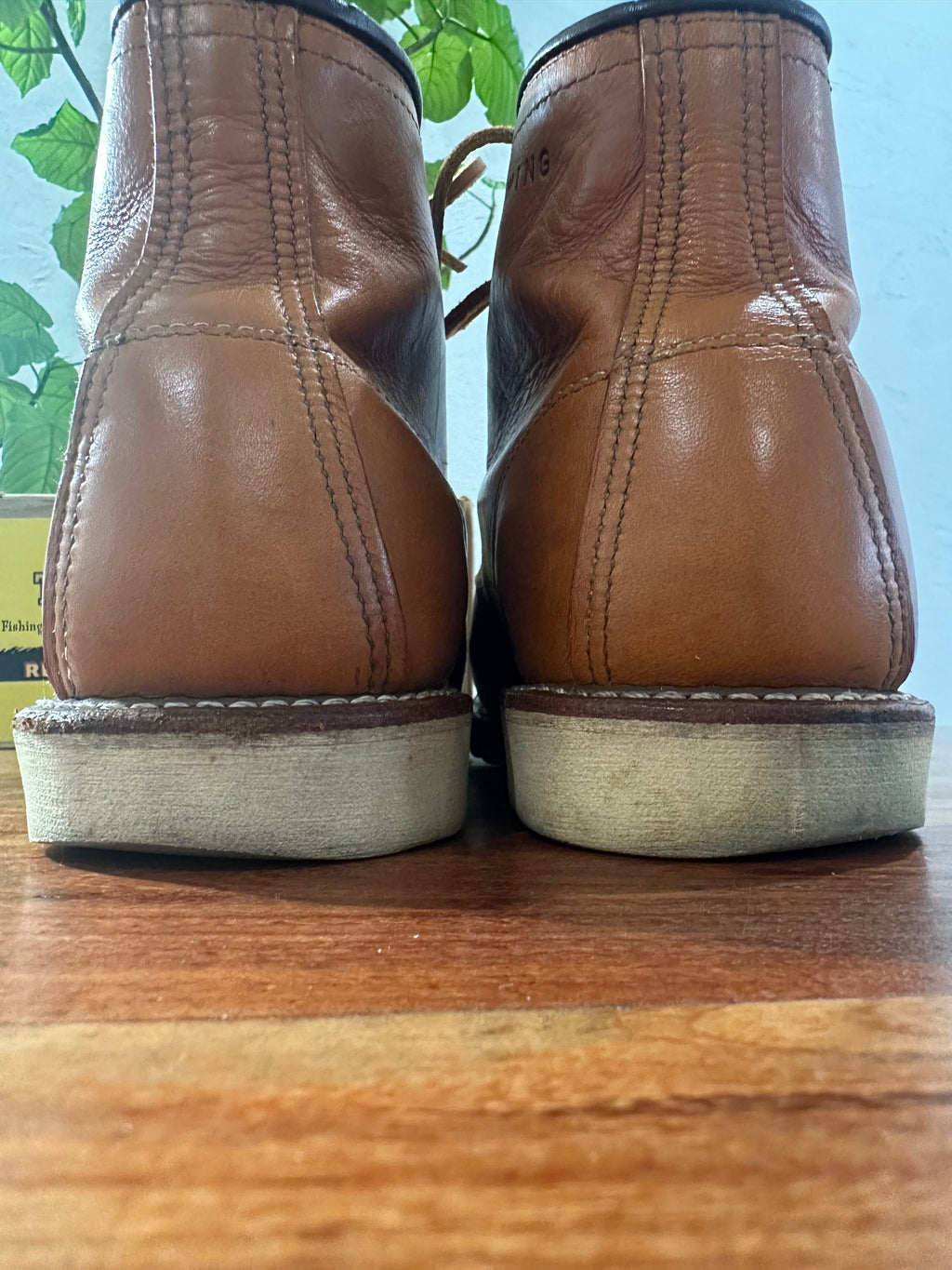 Red Wing (レッドウィング) 9875 Classic Moc 6-Inch ゴールドラセット (Gold Russet) ゴールドラセット・セコイア (Gold Russet Sequoia) トラクショントレッド・ソール (Traction Tred Sole) used boots - heal_1 view
